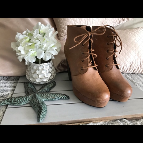 Steve Madden Lace Up Bootie Size 9 1/2 - Picture 2 of 8